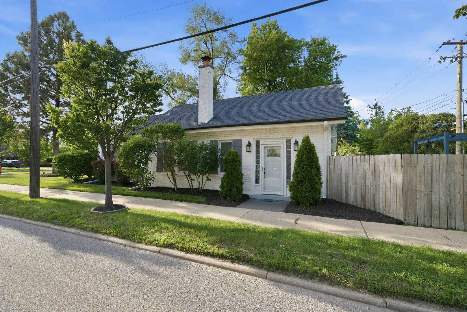 201 DOVER Avenue, La Grange, IL 60525