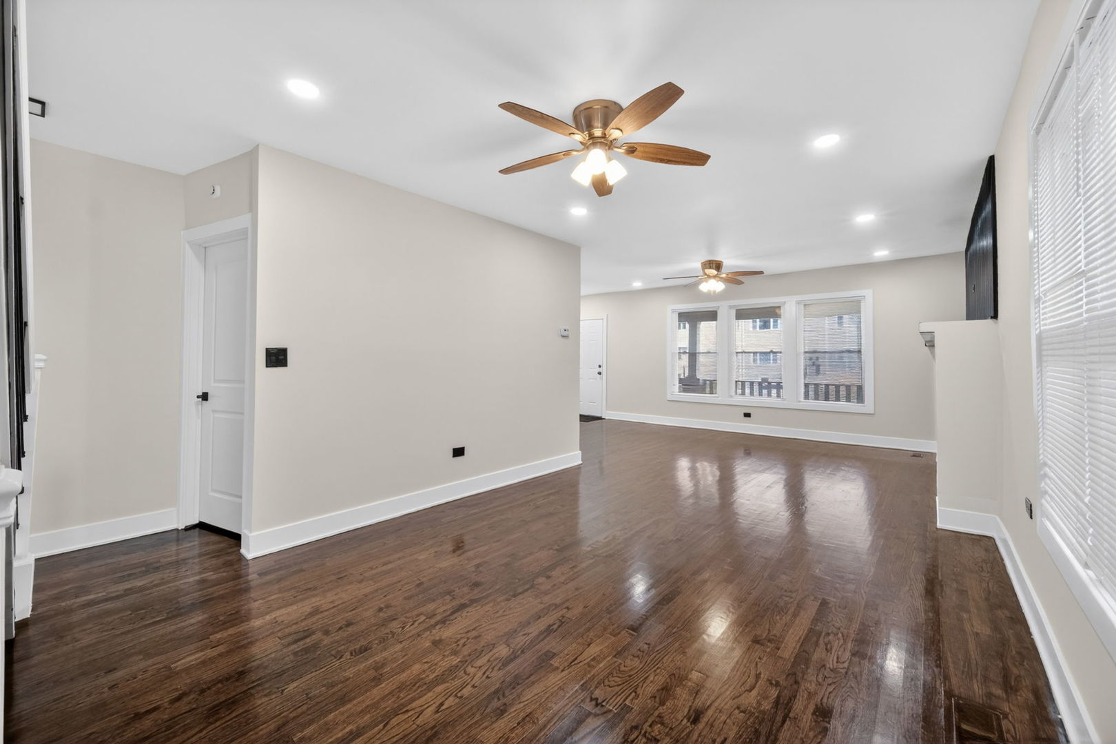 9420 S Saint Lawrence Avenue, Chicago, IL 60619
