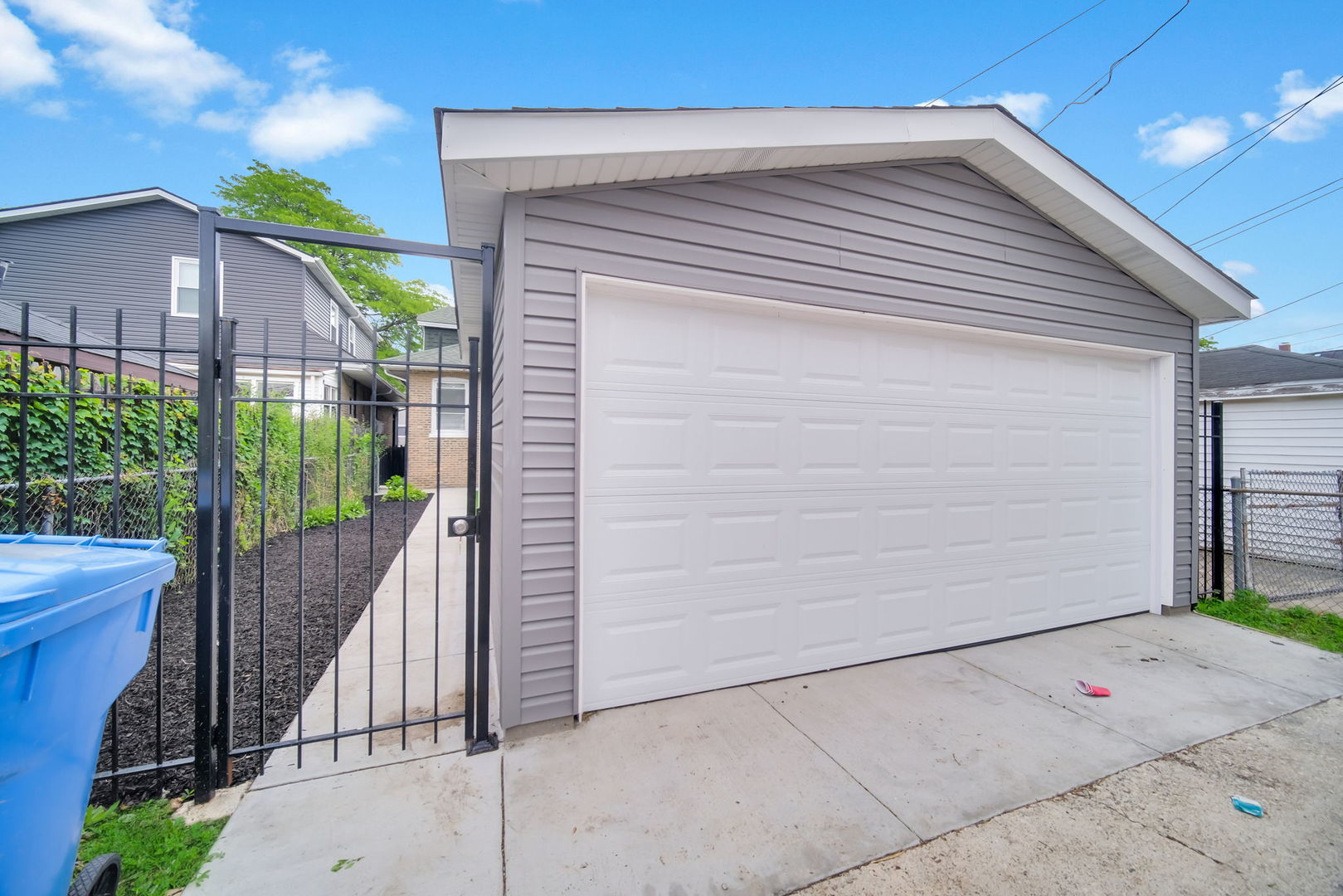 9420 S Saint Lawrence Avenue, Chicago, IL 60619