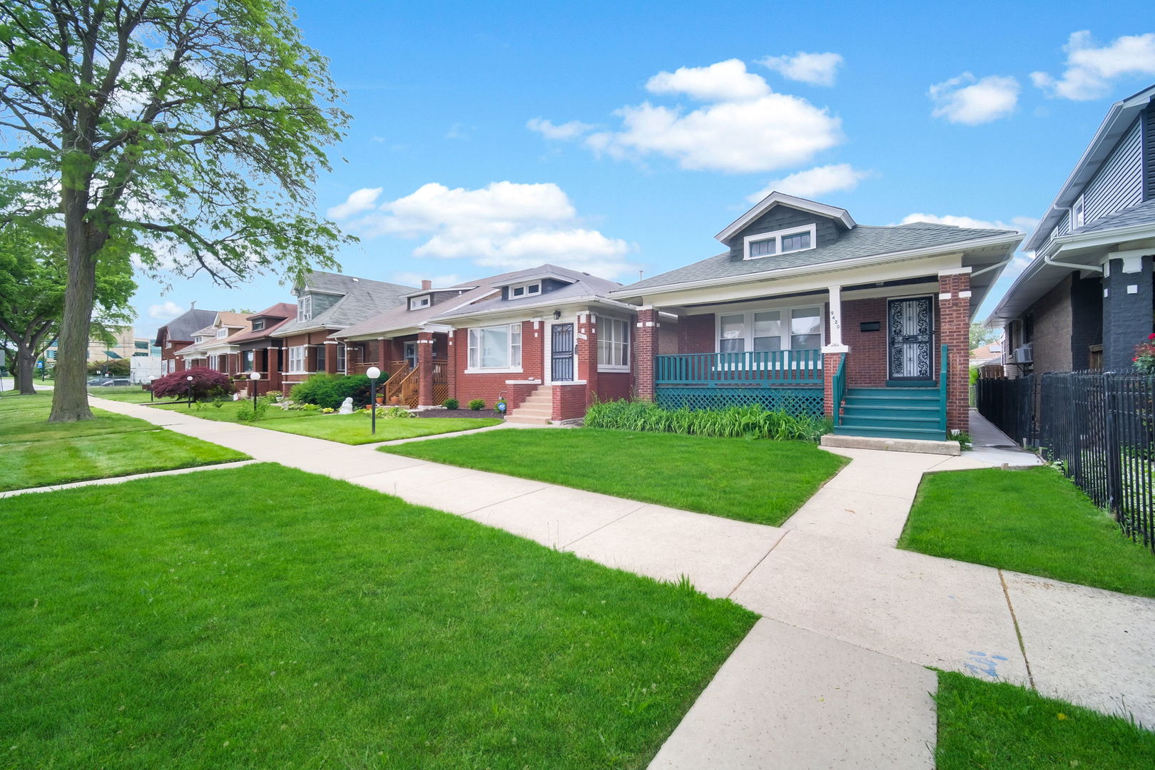 9420 S Saint Lawrence Avenue, Chicago, IL 60619