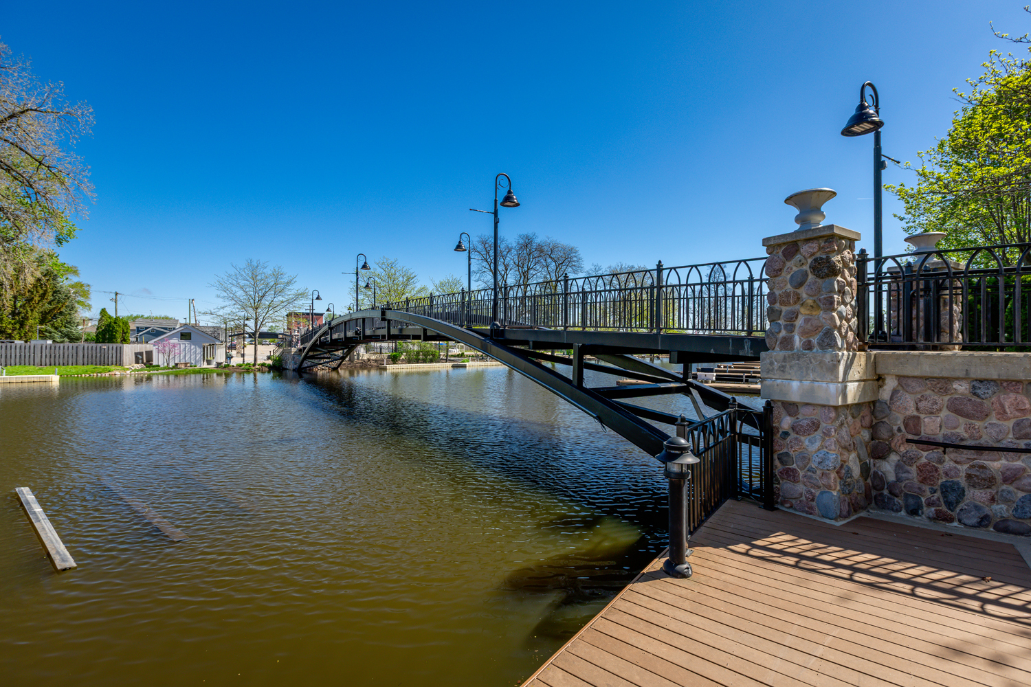 1010 Osage Drive, McHenry, IL 60051