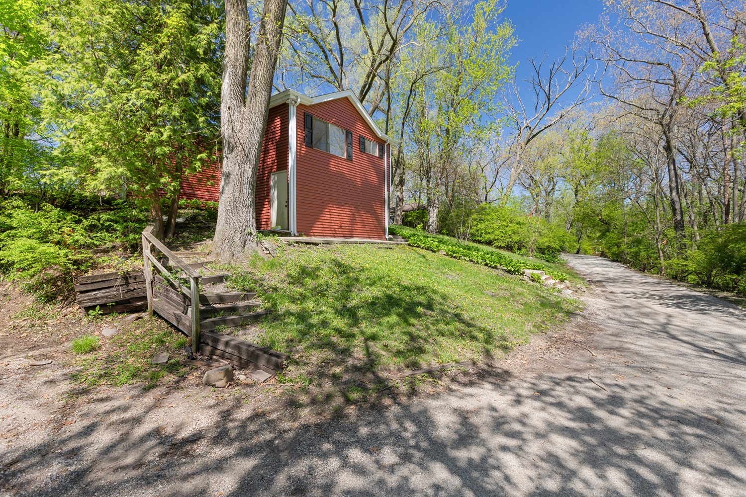 1010 Osage Drive, McHenry, IL 60051