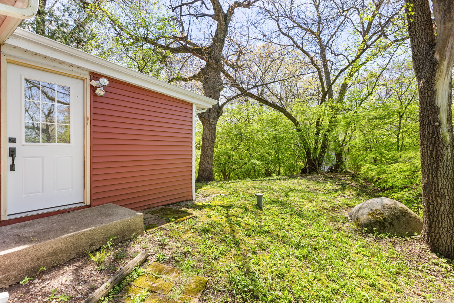 1010 Osage Drive, McHenry, IL 60051