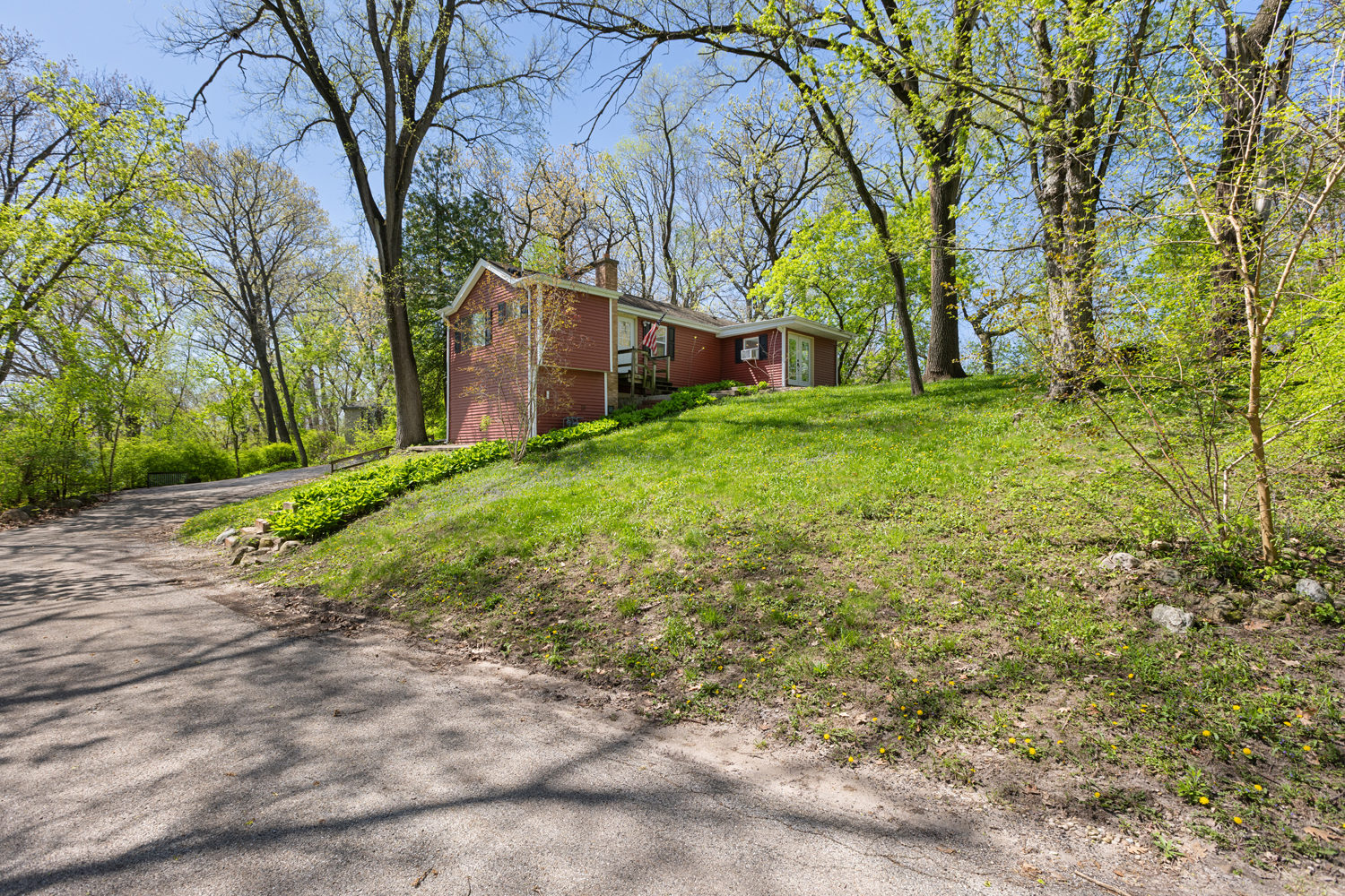 1010 Osage Drive, McHenry, IL 60051