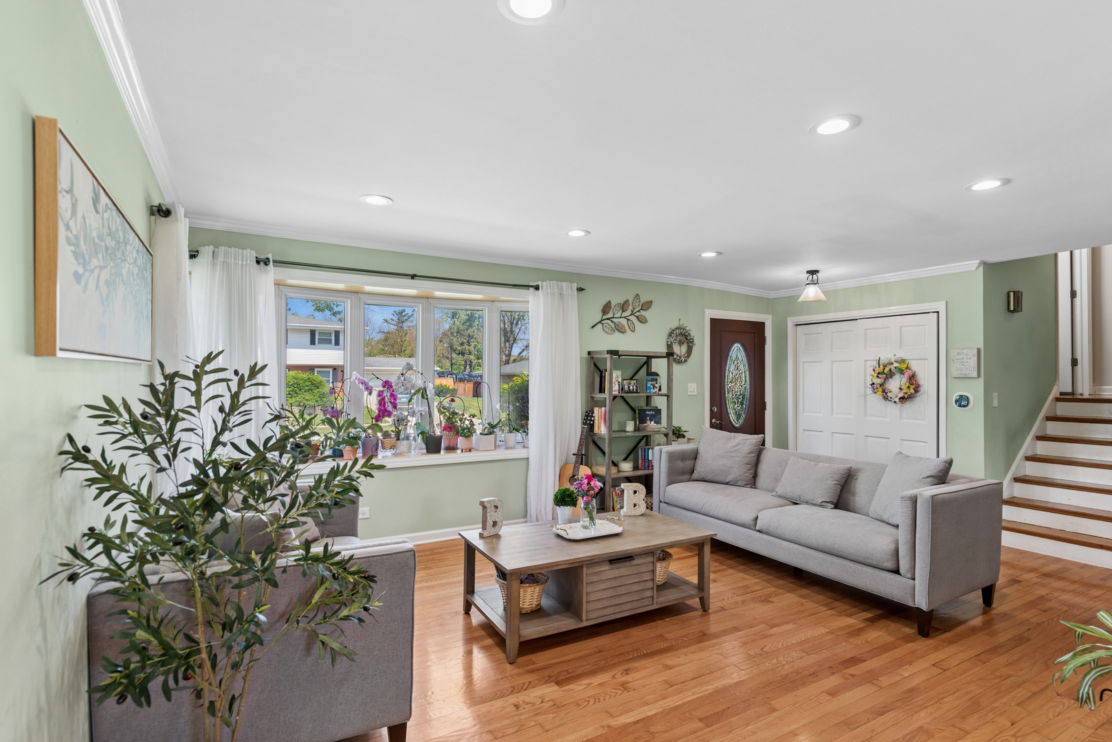 801 E Greenwood Drive, Mount Prospect, IL 60056