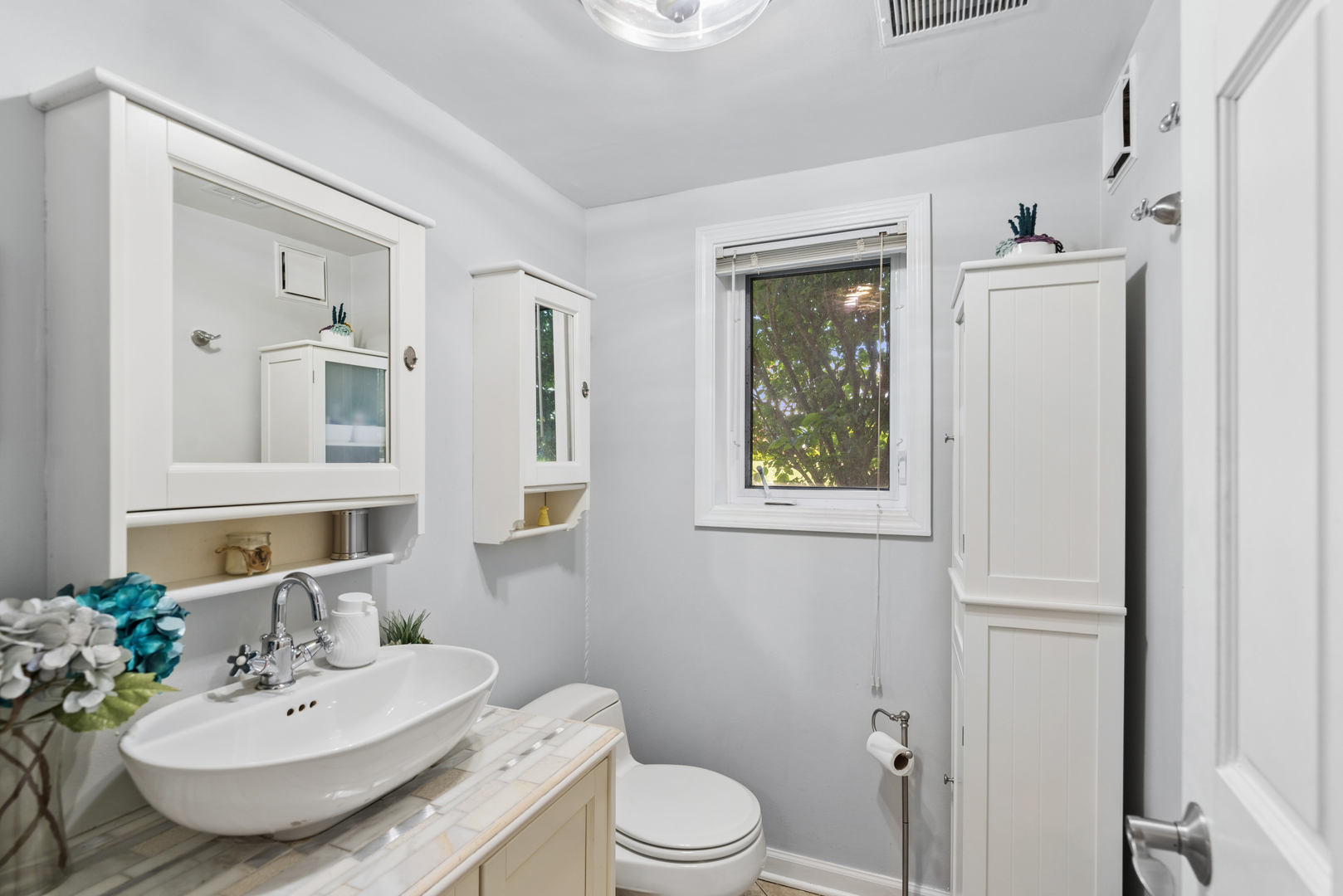 801 E Greenwood Drive, Mount Prospect, IL 60056
