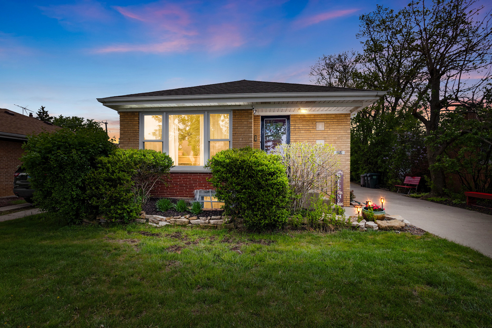 2711 Maple Avenue, Brookfield, IL 60513
