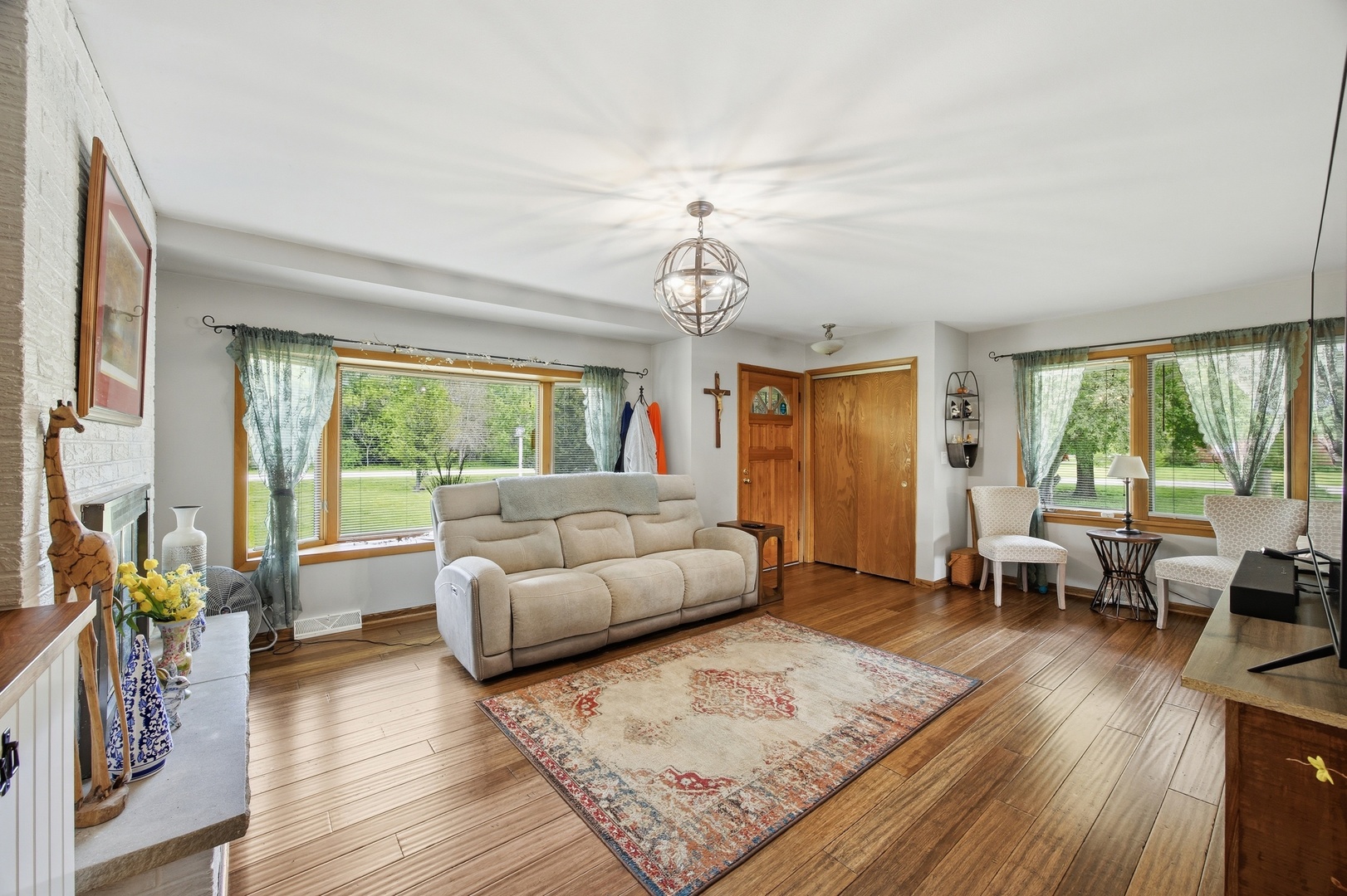 11N802 WIN HAVEN Drive, Elgin, IL 60124