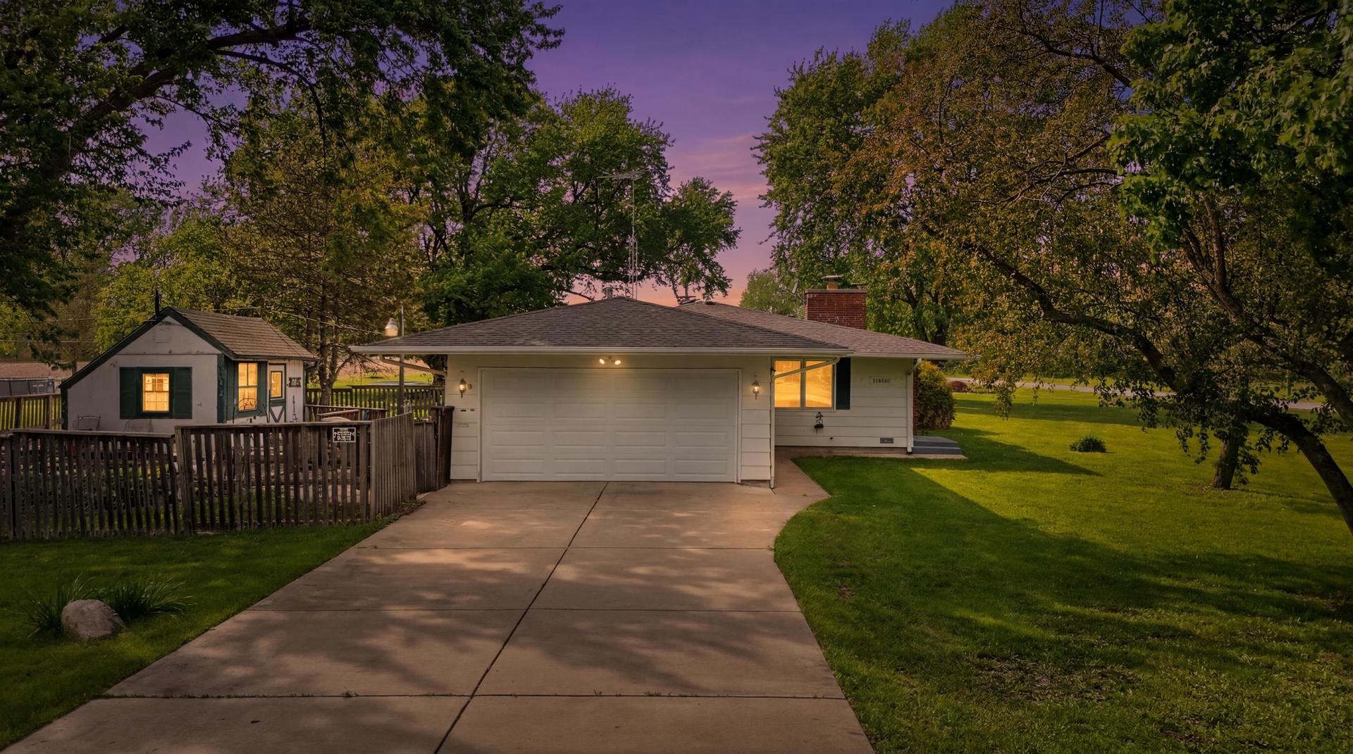11N802 WIN HAVEN Drive, Elgin, IL 60124