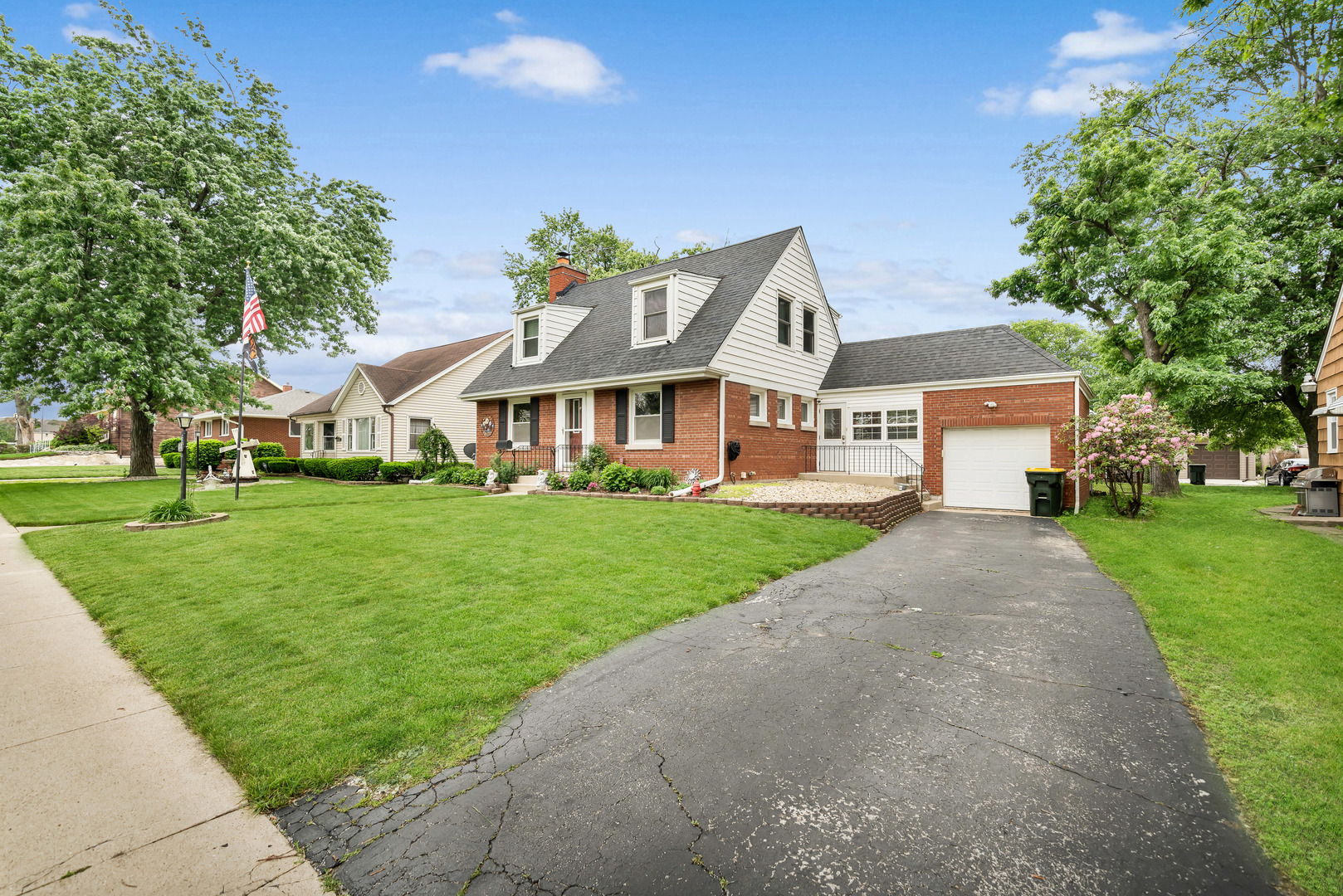 18148 State Line Avenue, Lansing, IL 60438