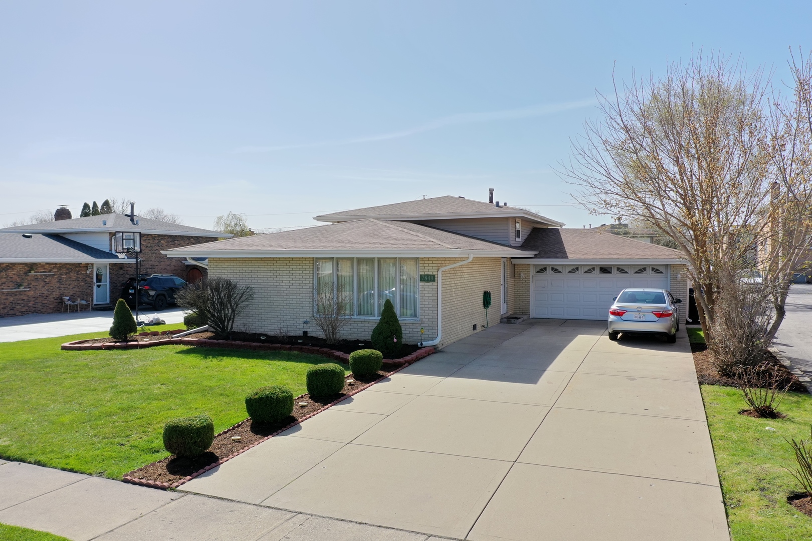 7849 W 79th Place, Bridgeview, IL 60455