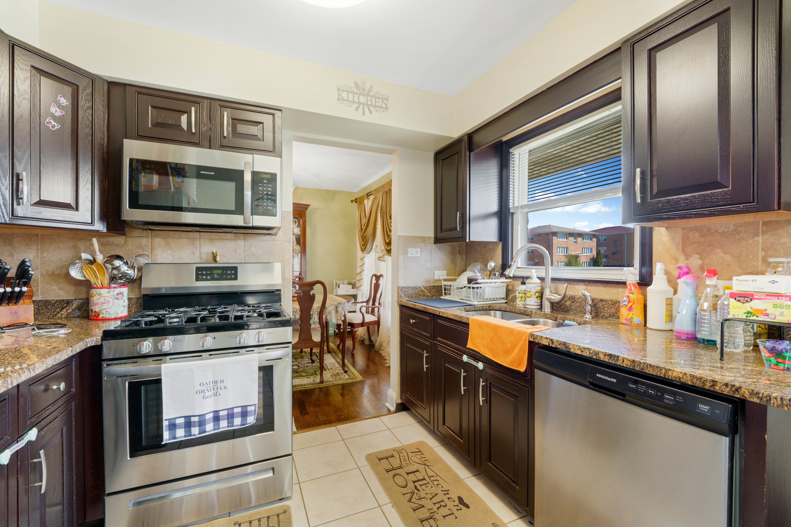 7849 W 79th Place, Bridgeview, IL 60455