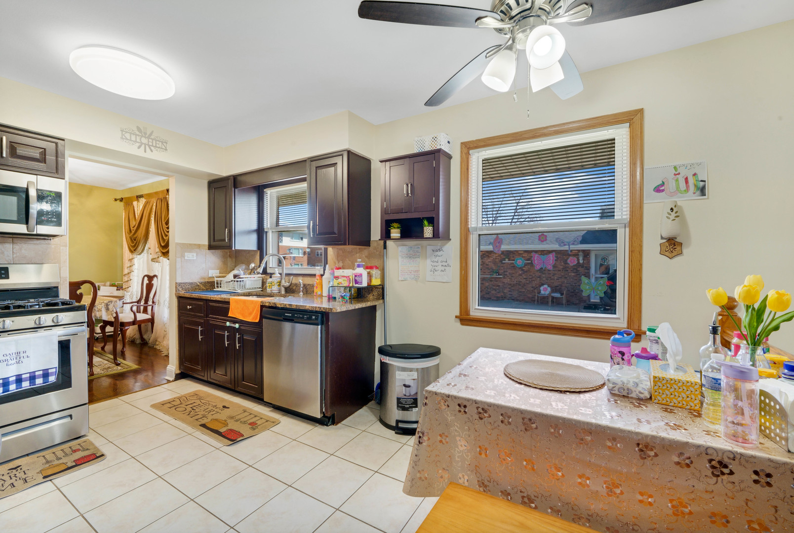 7849 W 79th Place, Bridgeview, IL 60455