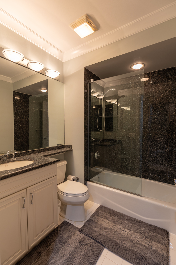 1125 W Monroe Street, Chicago, IL 60607
