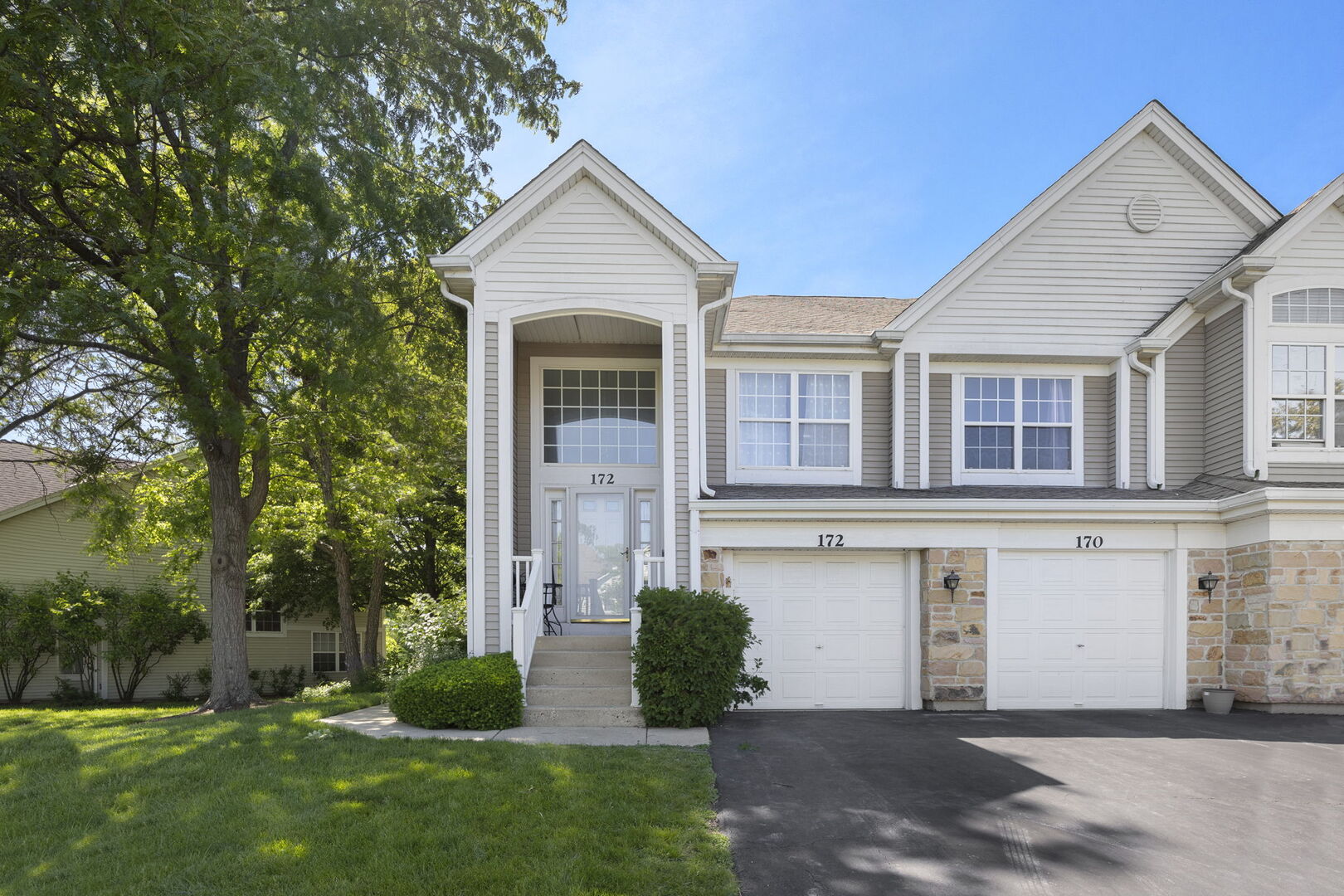 172 Concord Lane #172, Carol Stream, IL 60188