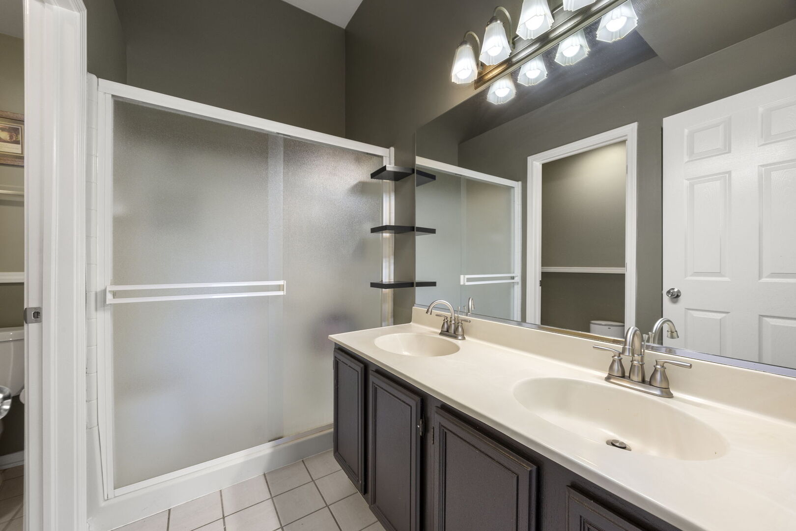 172 Concord Lane #172, Carol Stream, IL 60188