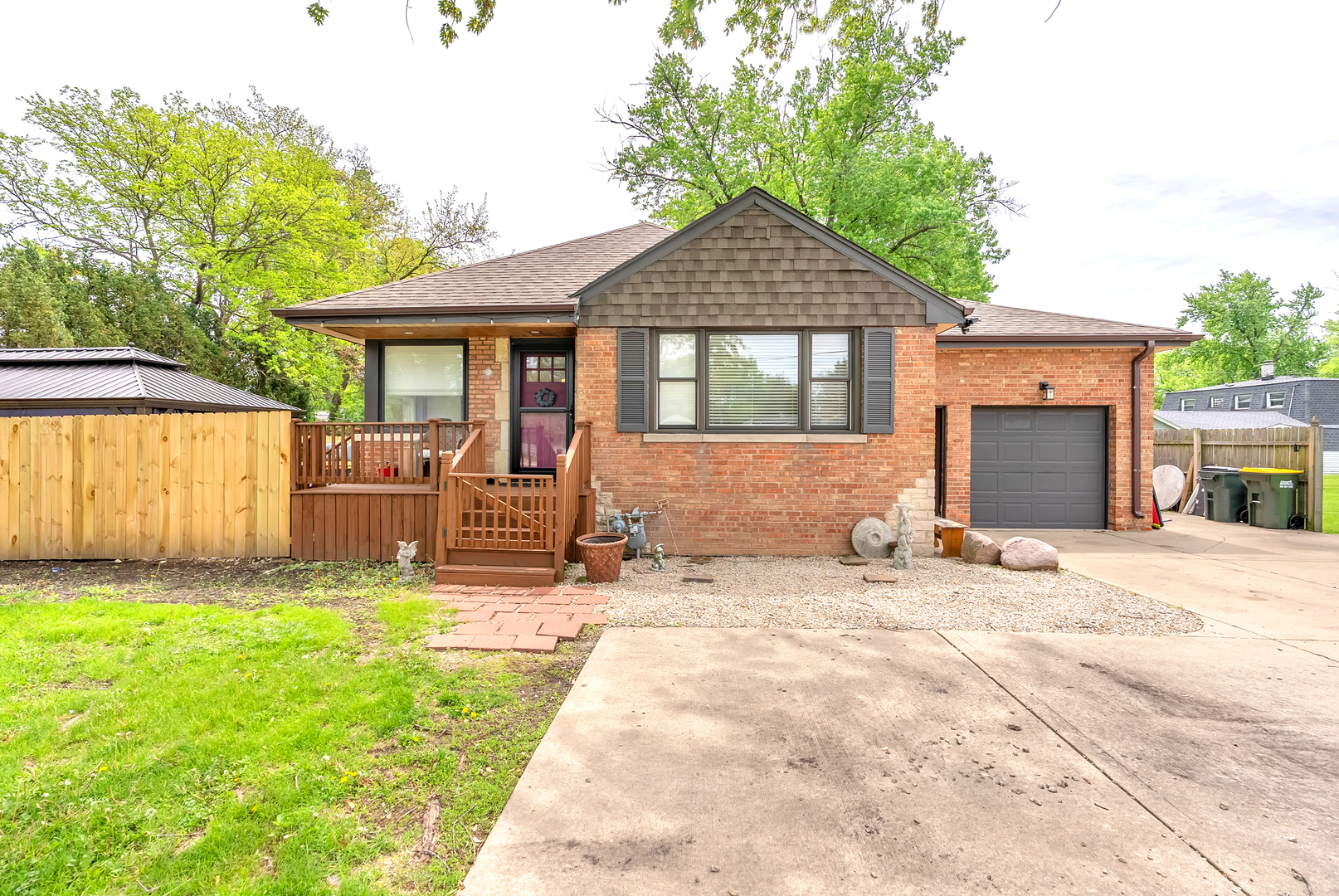 17W445 BUTTERFIELD Road, Oakbrook Terrace, IL 60181
