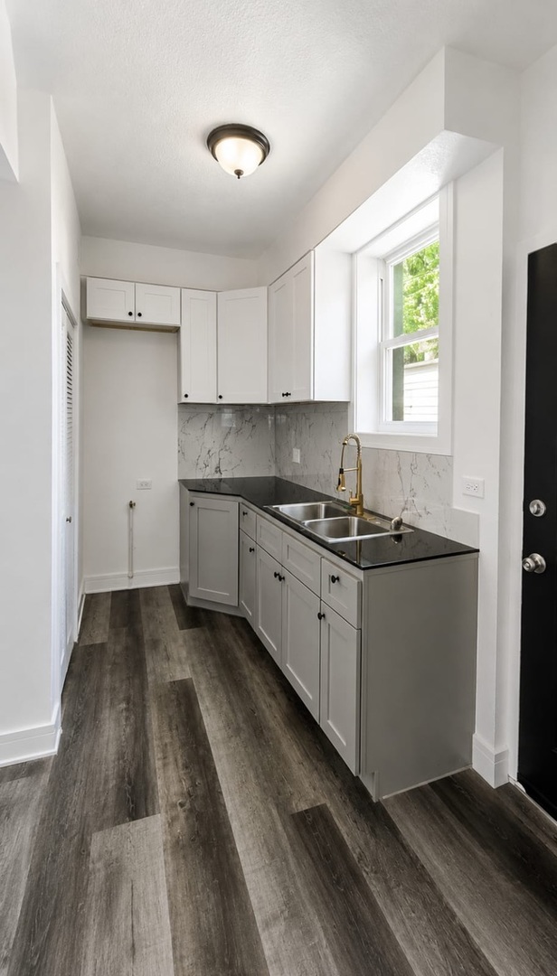 8156 S King Drive, Chicago, IL 60619