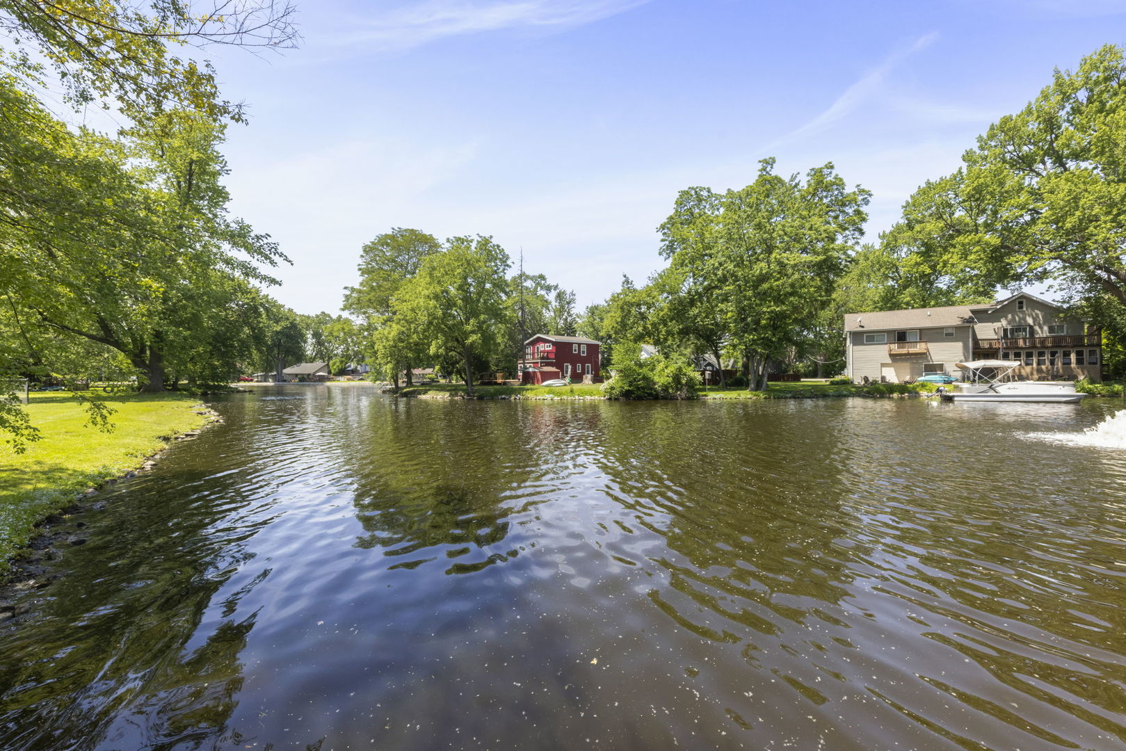 3321 Willow Lane, Island Lake, IL 60042