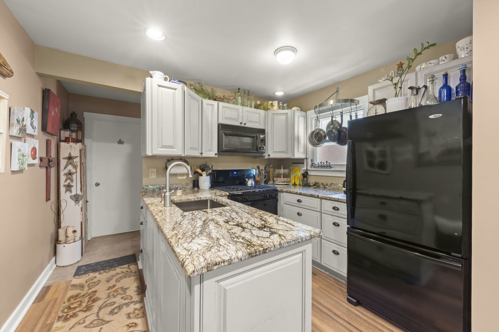 3321 Willow Lane, Island Lake, IL 60042
