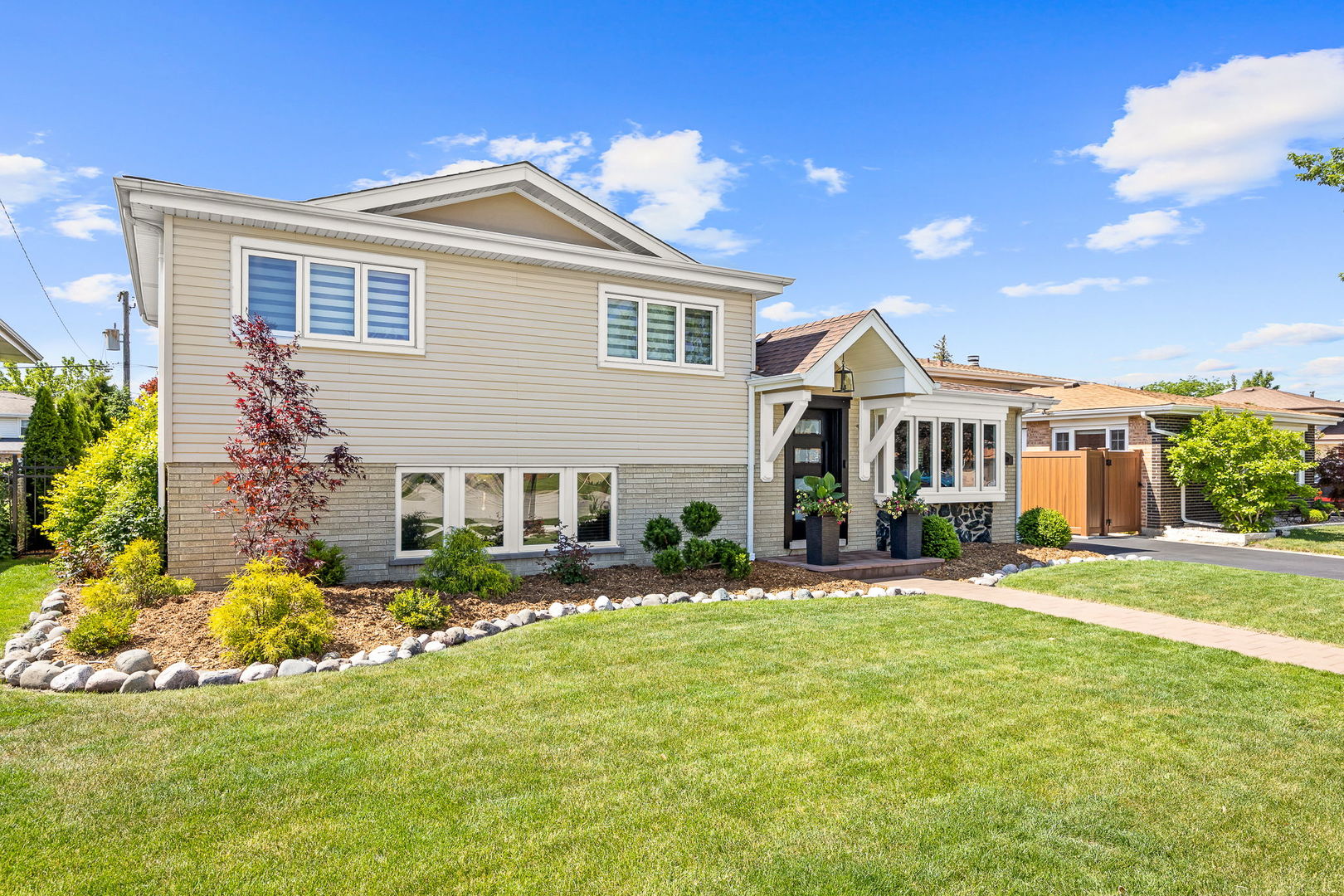 7917 W 81st Street, Bridgeview, IL 60455