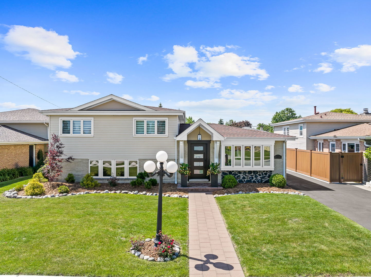 7917 W 81st Street, Bridgeview, IL 60455