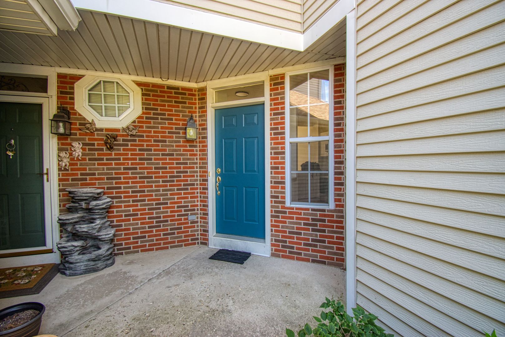 5564 Elizabeth Place, Rolling Meadows, IL 60008