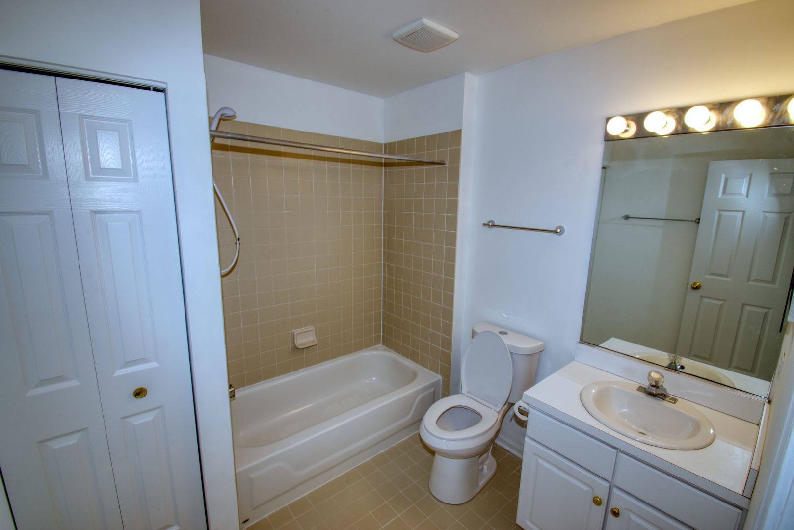 5564 Elizabeth Place, Rolling Meadows, IL 60008