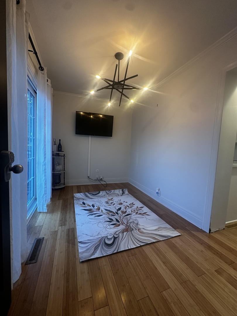 3147 Sunnyside Avenue, Brookfield, IL 60513