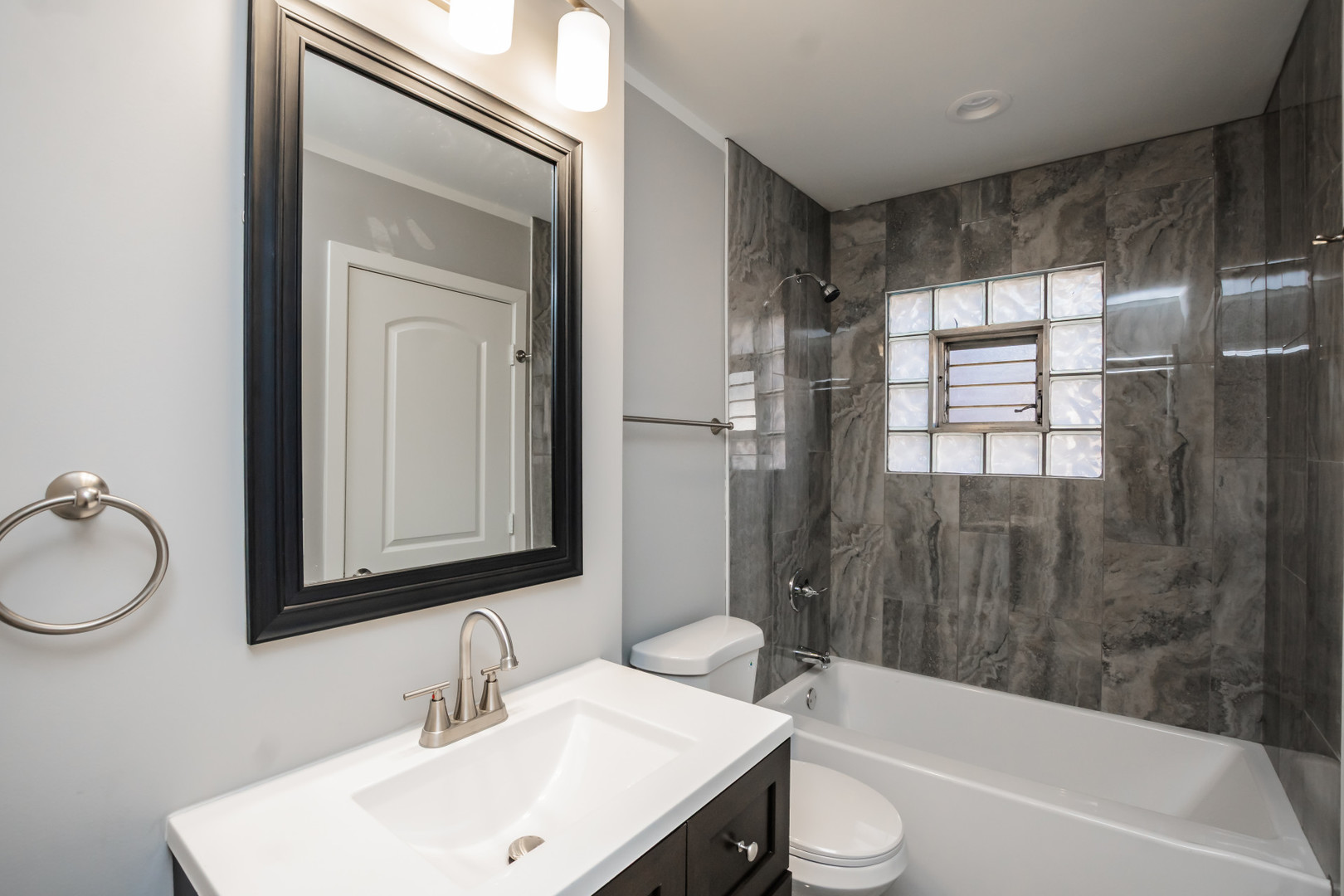 1244 W 115th Street, Chicago, IL 60643