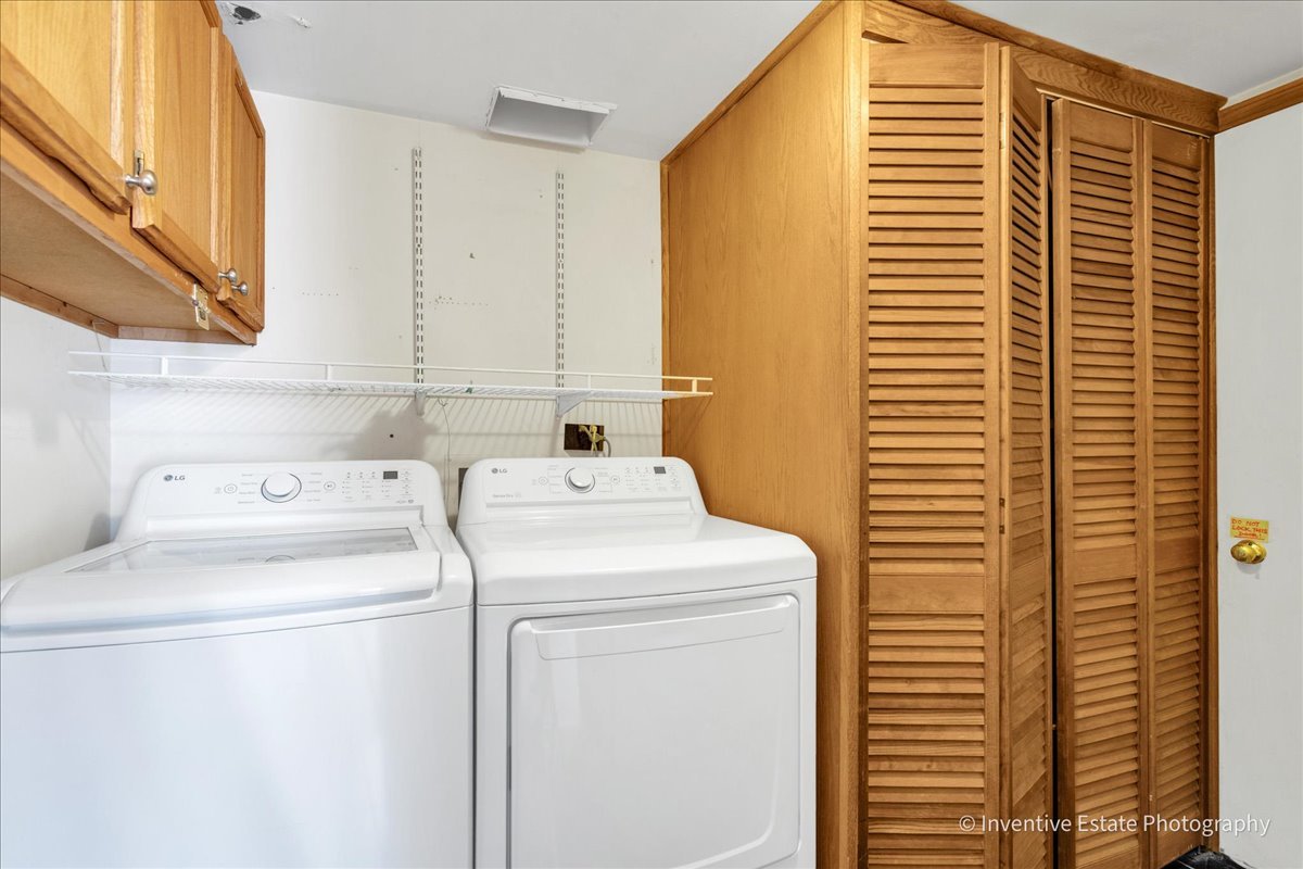 8304 Highpoint Circle #B, Darien, IL 60561