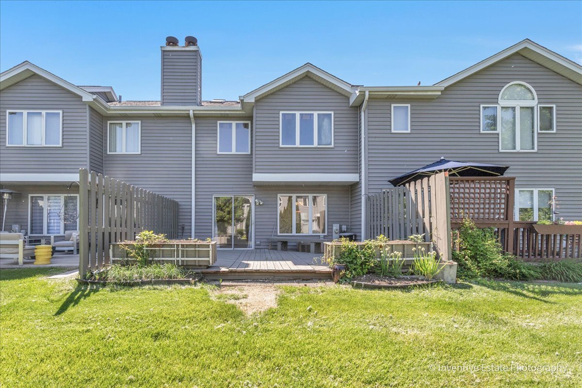 8304 Highpoint Circle #B, Darien, IL 60561