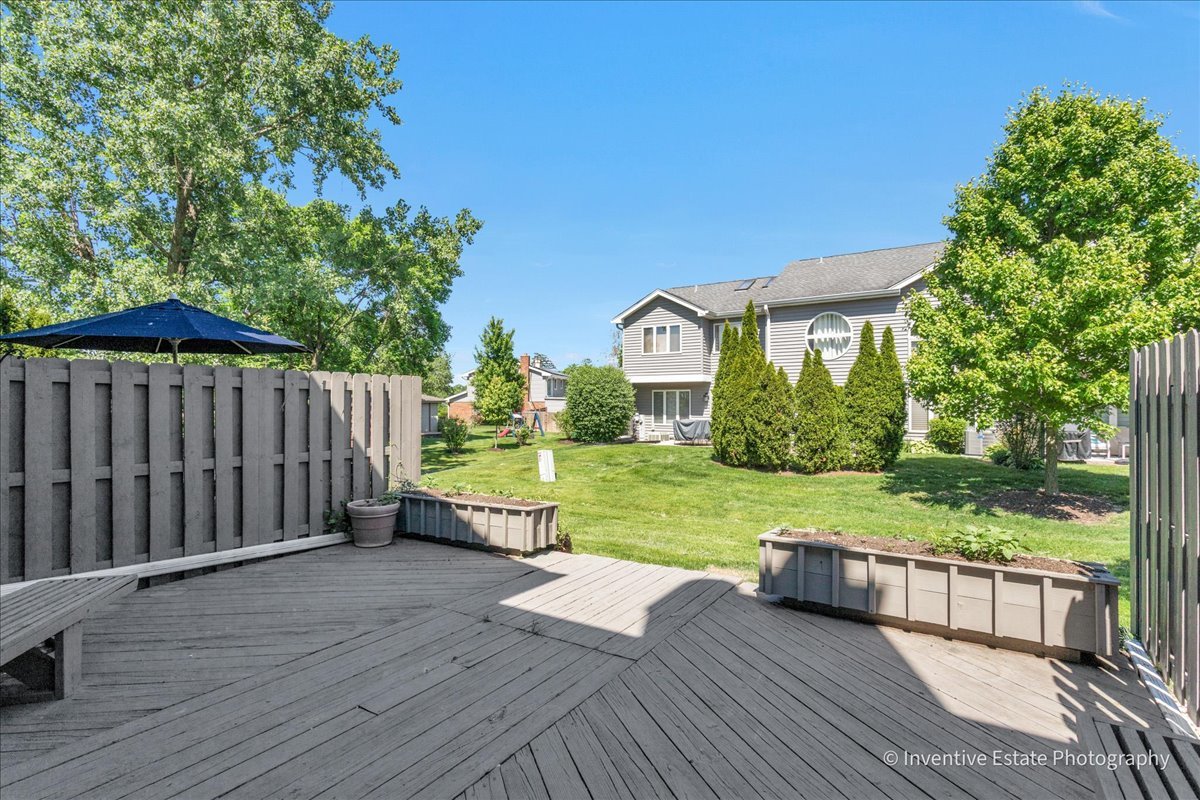 8304 Highpoint Circle #B, Darien, IL 60561