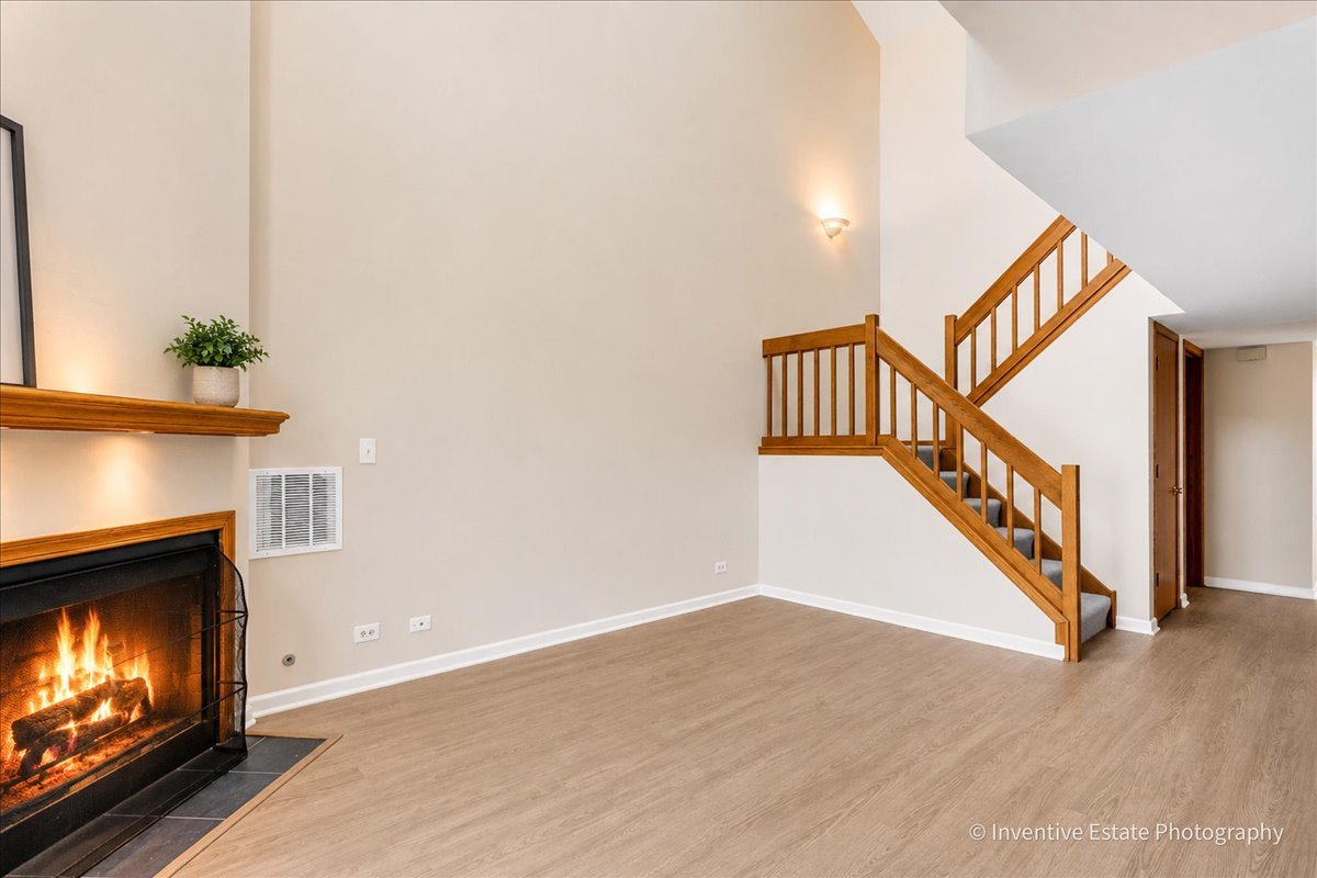 8304 Highpoint Circle #B, Darien, IL 60561