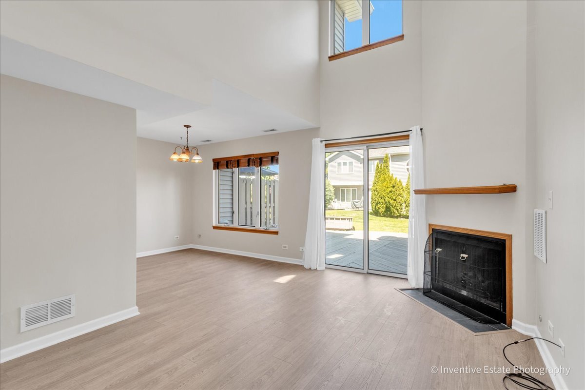 8304 Highpoint Circle #B, Darien, IL 60561
