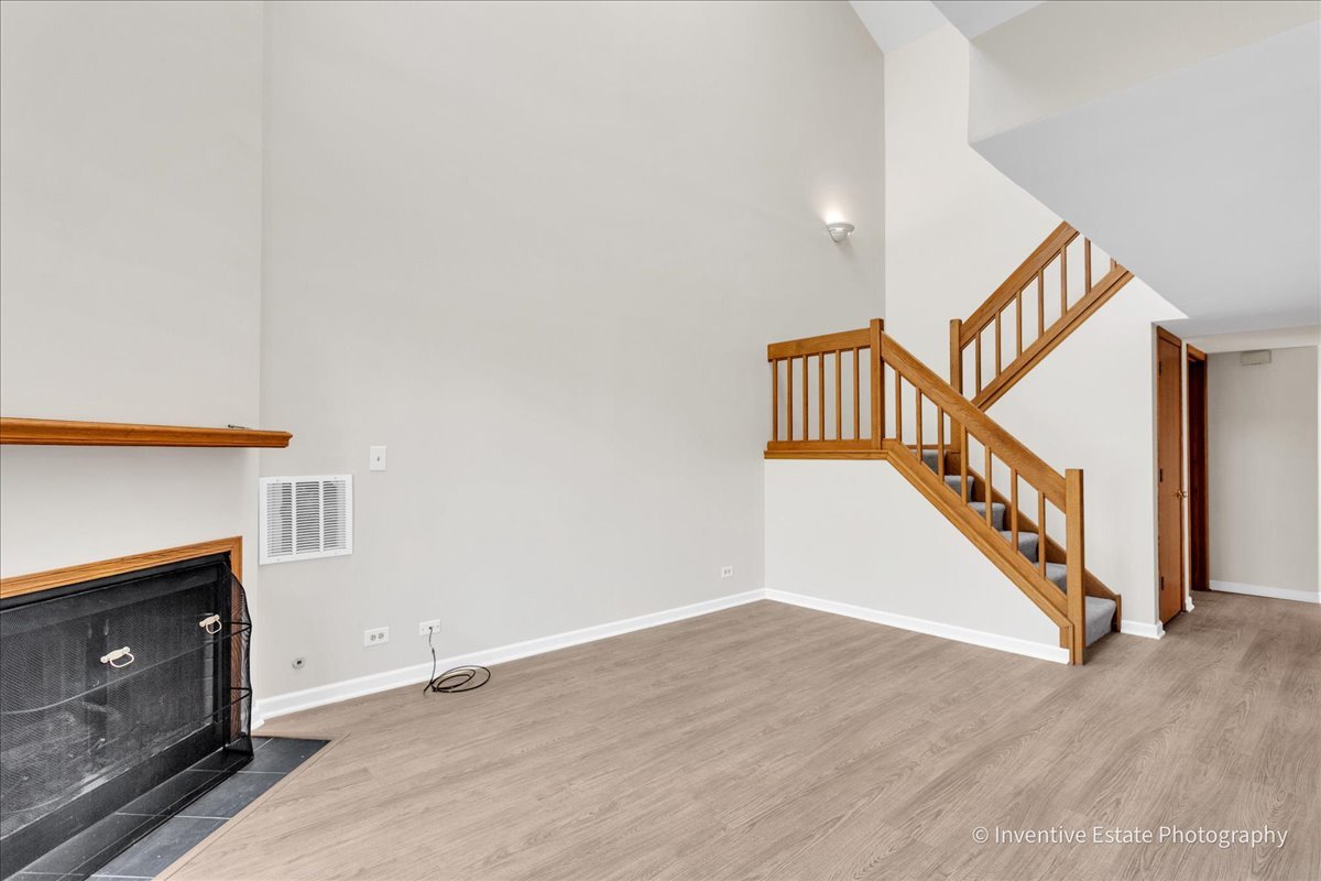 8304 Highpoint Circle #B, Darien, IL 60561