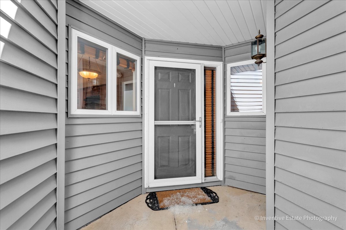 8304 Highpoint Circle #B, Darien, IL 60561