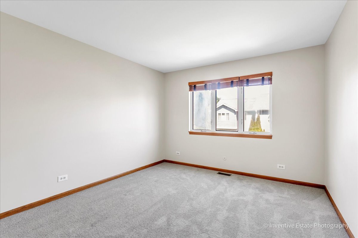 8304 Highpoint Circle #B, Darien, IL 60561