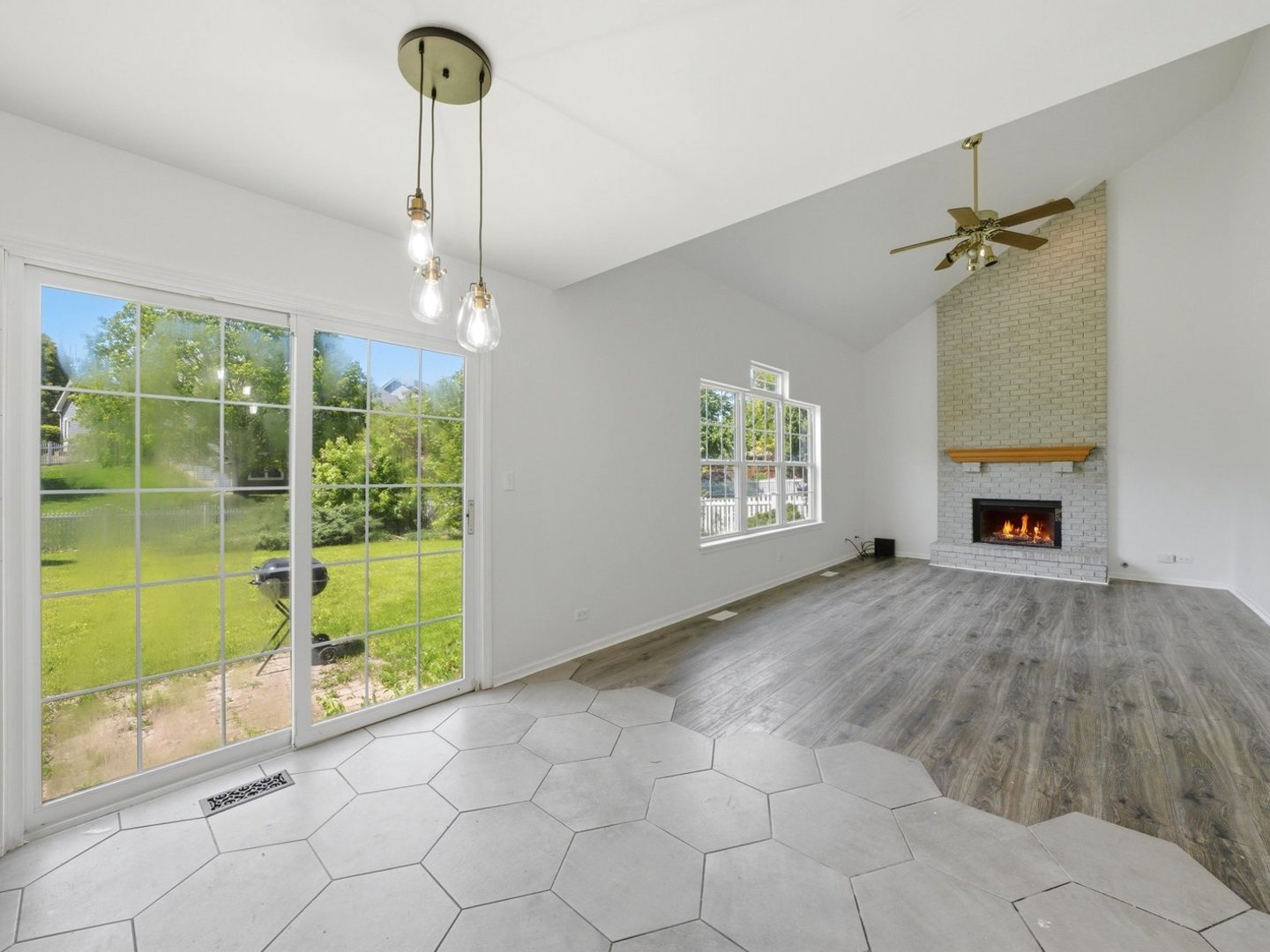 225 Parkside Lane, Oswego, IL 60543