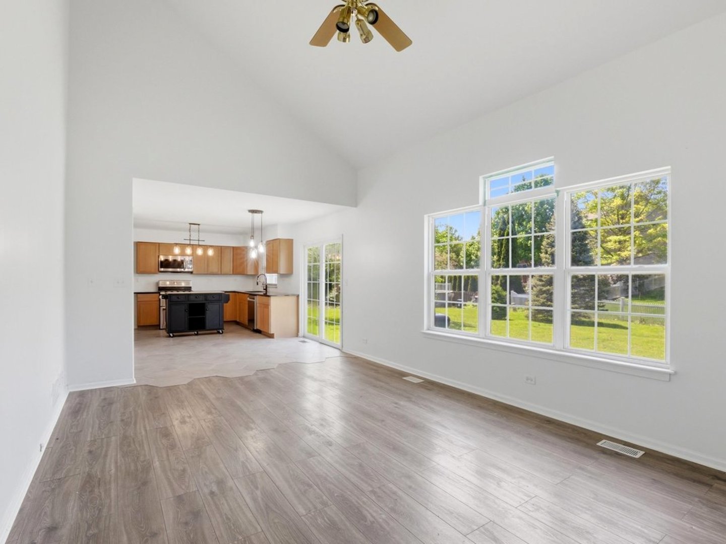 225 Parkside Lane, Oswego, IL 60543