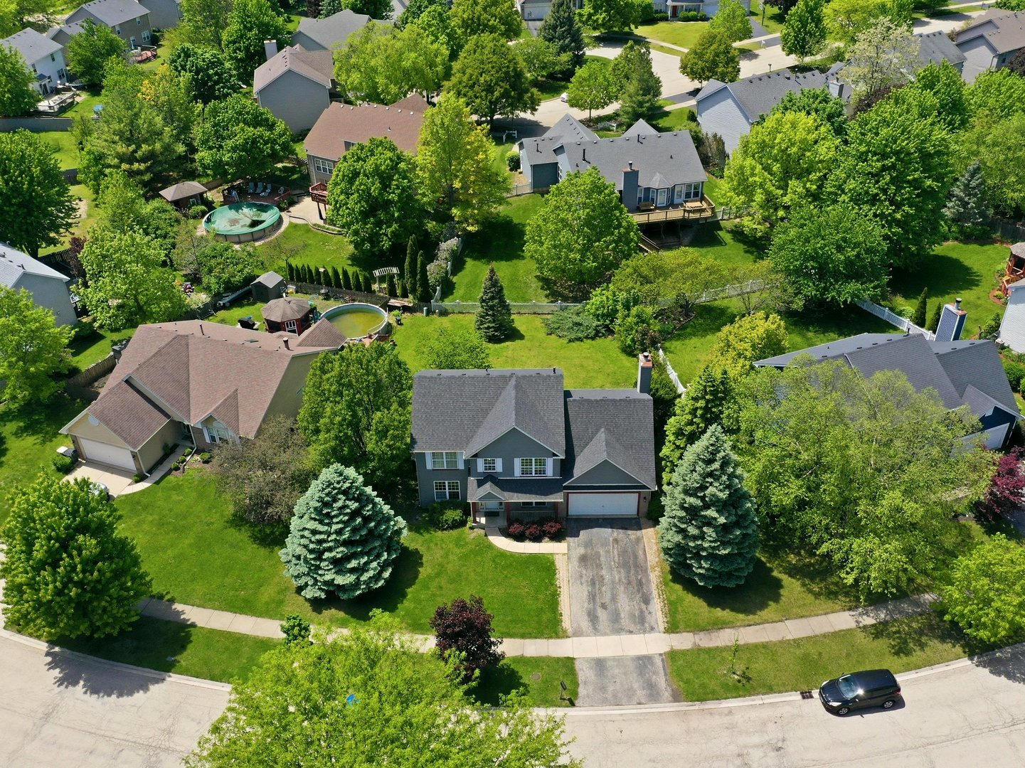 225 Parkside Lane, Oswego, IL 60543