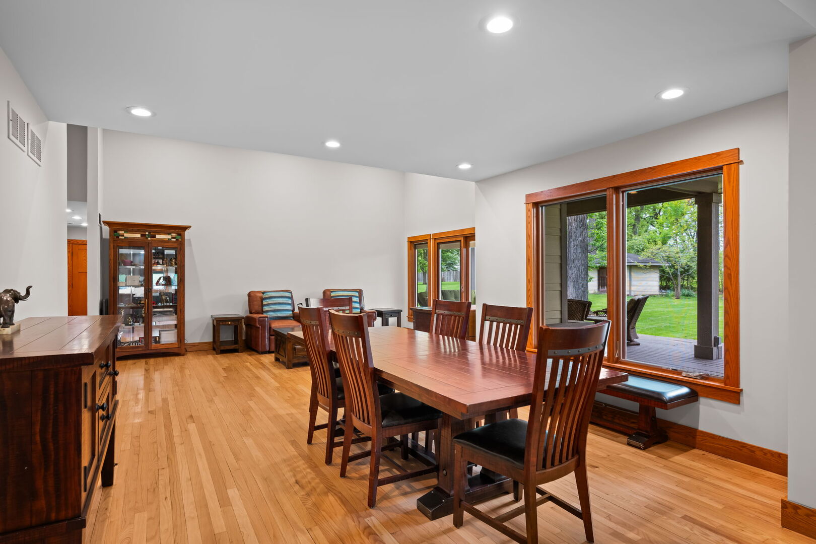 23W212 Blackcherry Lane, Glen Ellyn, IL 60137