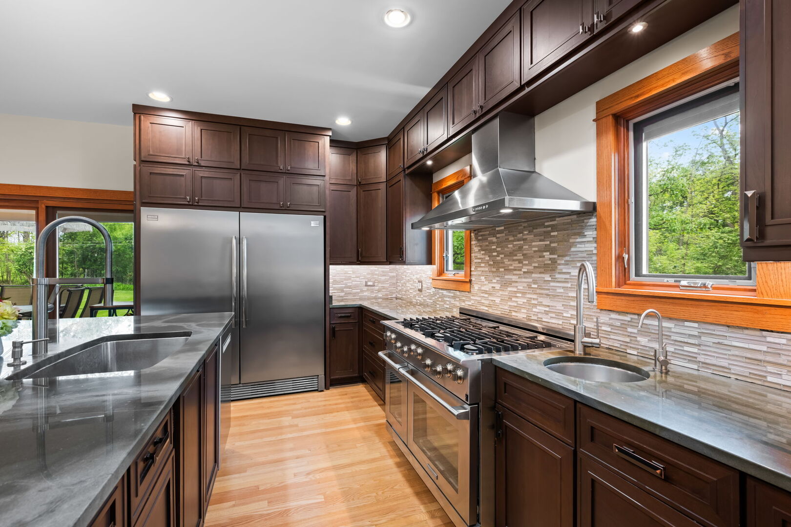 23W212 Blackcherry Lane, Glen Ellyn, IL 60137