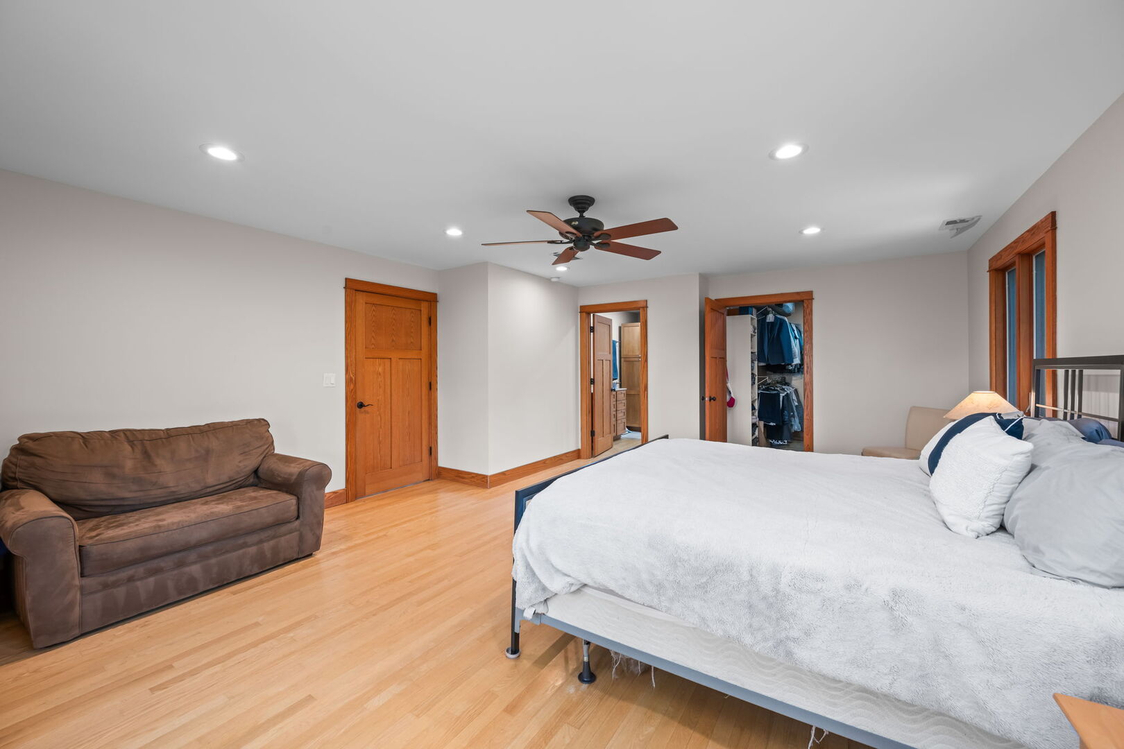 23W212 Blackcherry Lane, Glen Ellyn, IL 60137