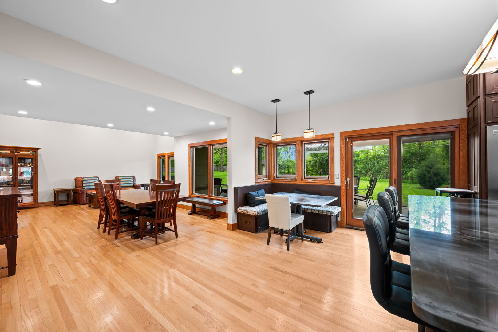 23W212 Blackcherry Lane, Glen Ellyn, IL 60137