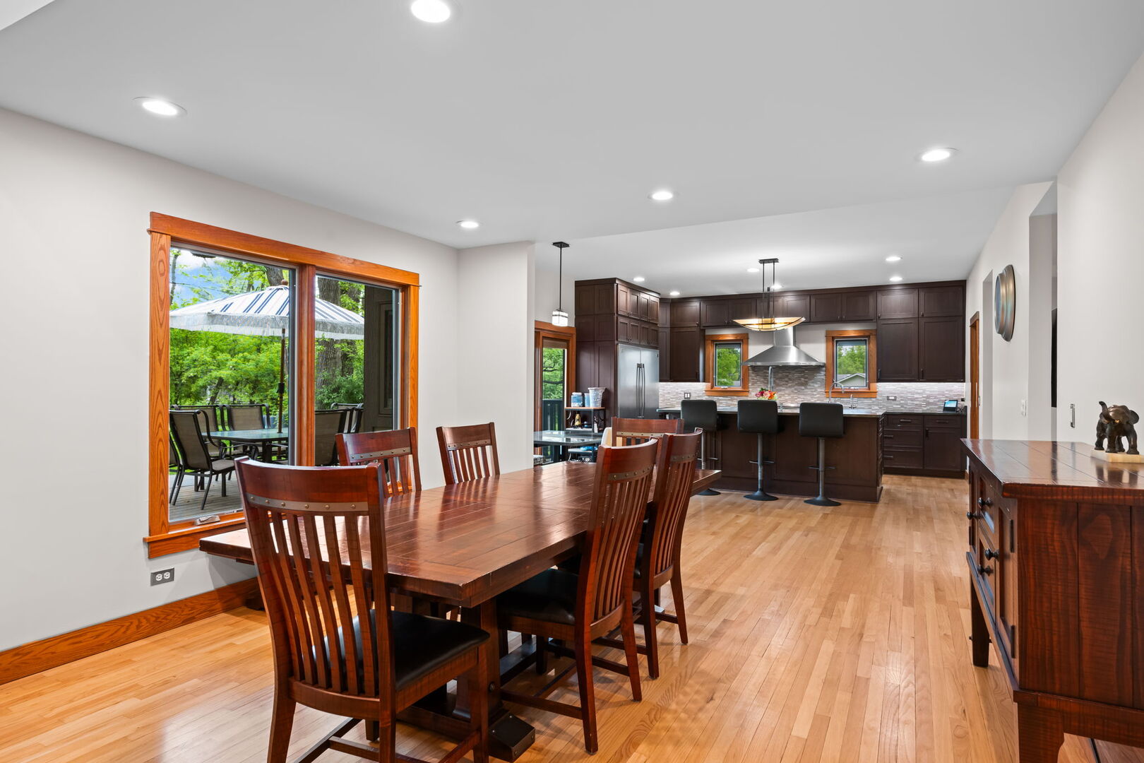 23W212 Blackcherry Lane, Glen Ellyn, IL 60137
