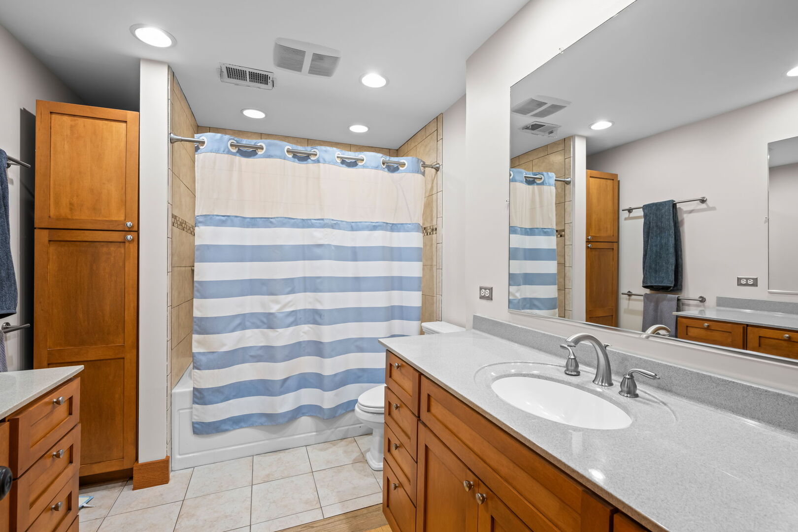 23W212 Blackcherry Lane, Glen Ellyn, IL 60137