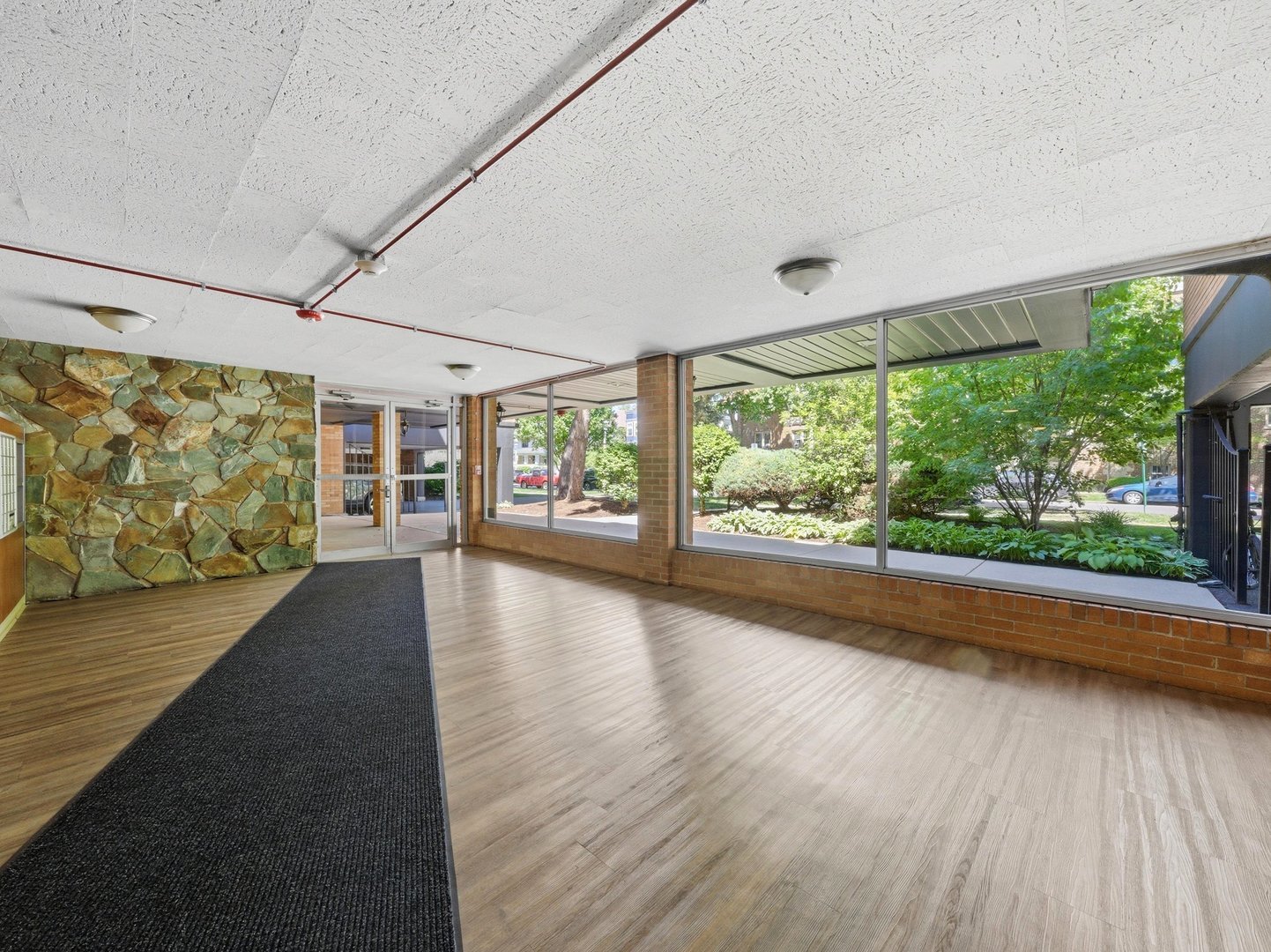 333 S EAST Avenue #306, Oak Park, IL 60302