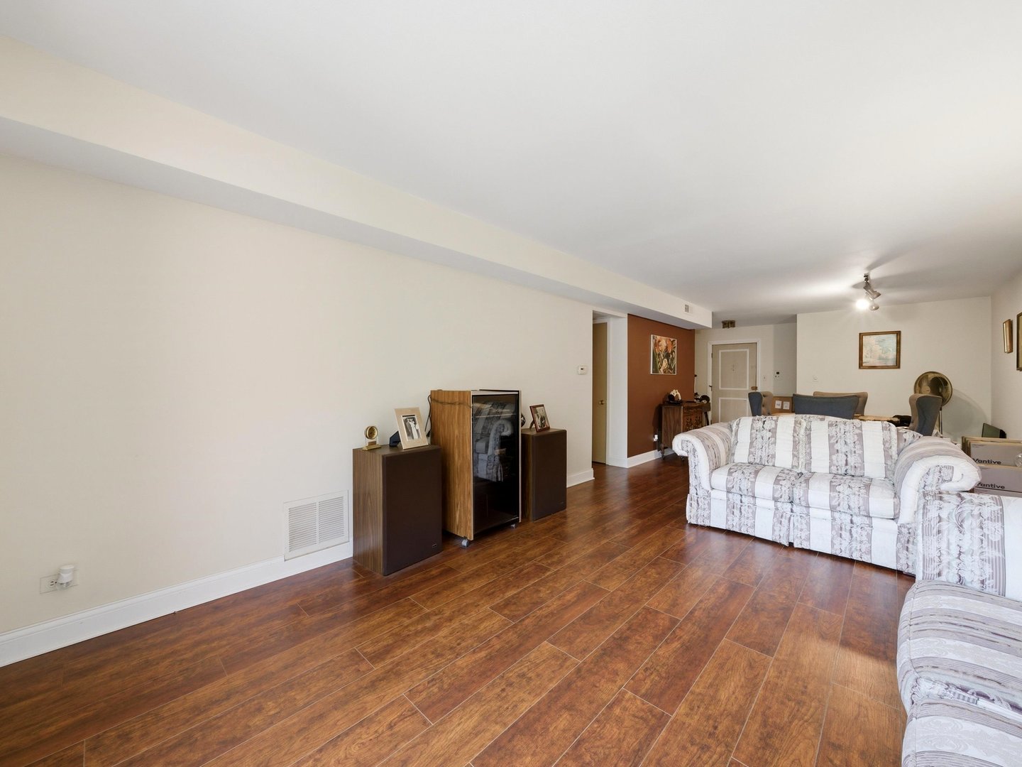 333 S EAST Avenue #306, Oak Park, IL 60302