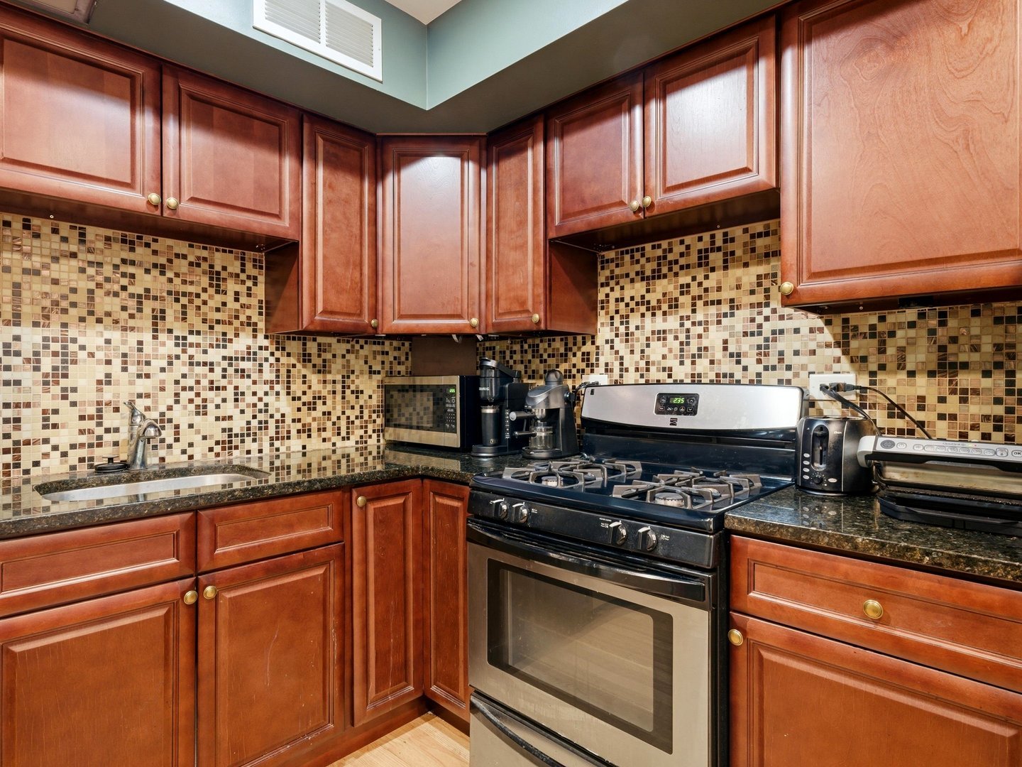 333 S EAST Avenue #306, Oak Park, IL 60302